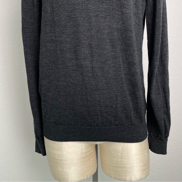 H&M Men's Merino Wool Long Sleeve V Neck Sweater in Charcoal Grey Size Medium - Picture 6 of 9